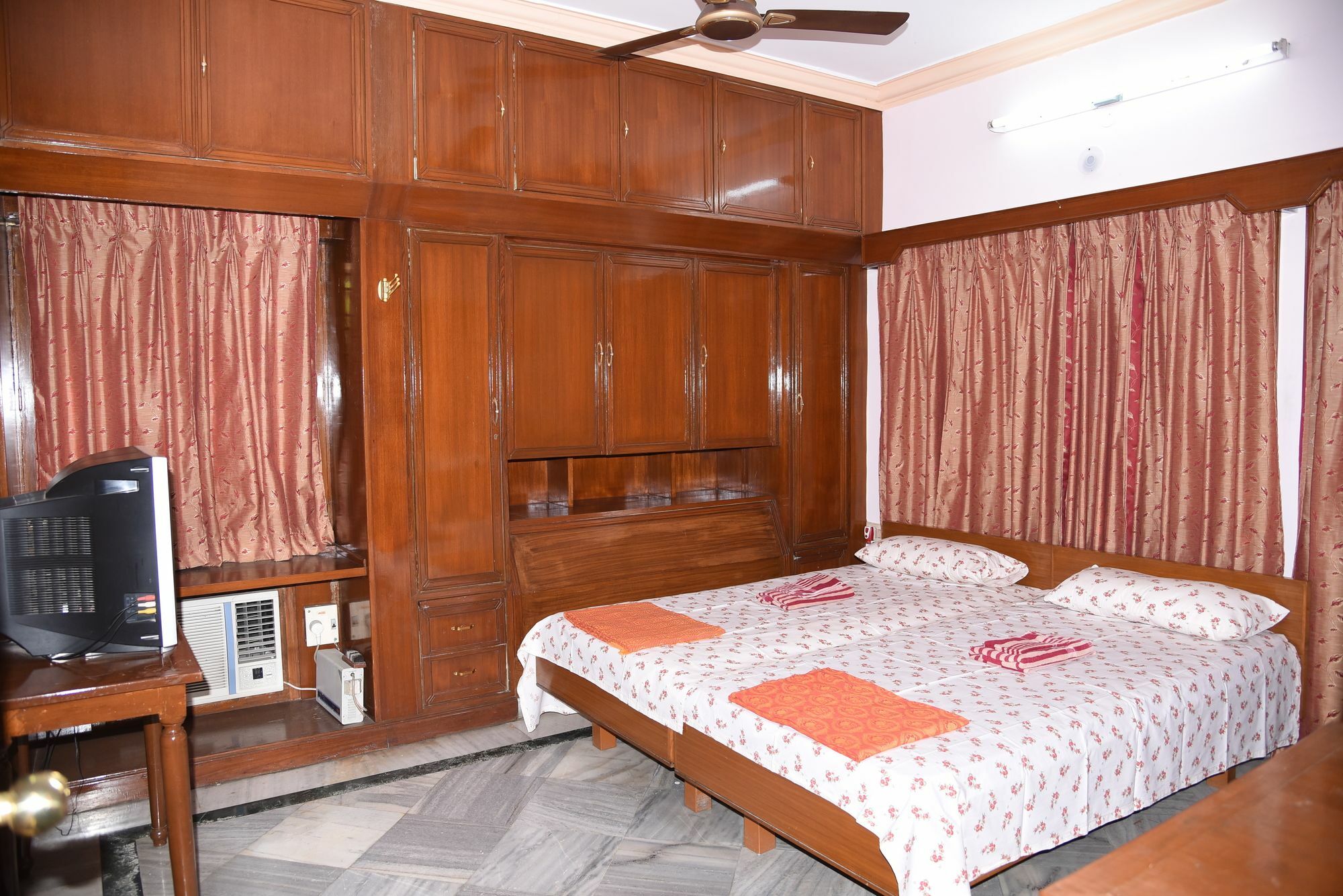 מלון היידראבד Anjani Mansion מראה חיצוני תמונה